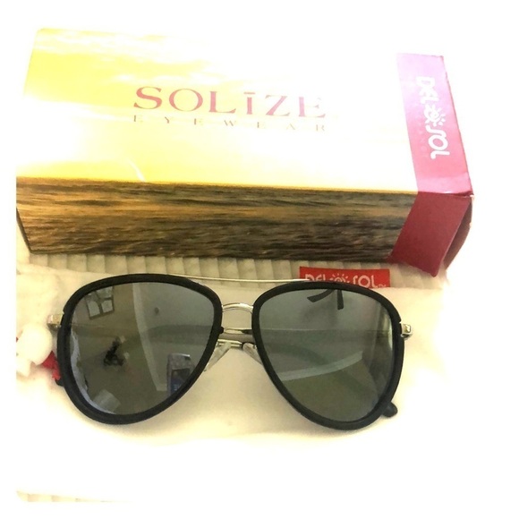 ?NWOT Del sole Black and Silver sunglasses